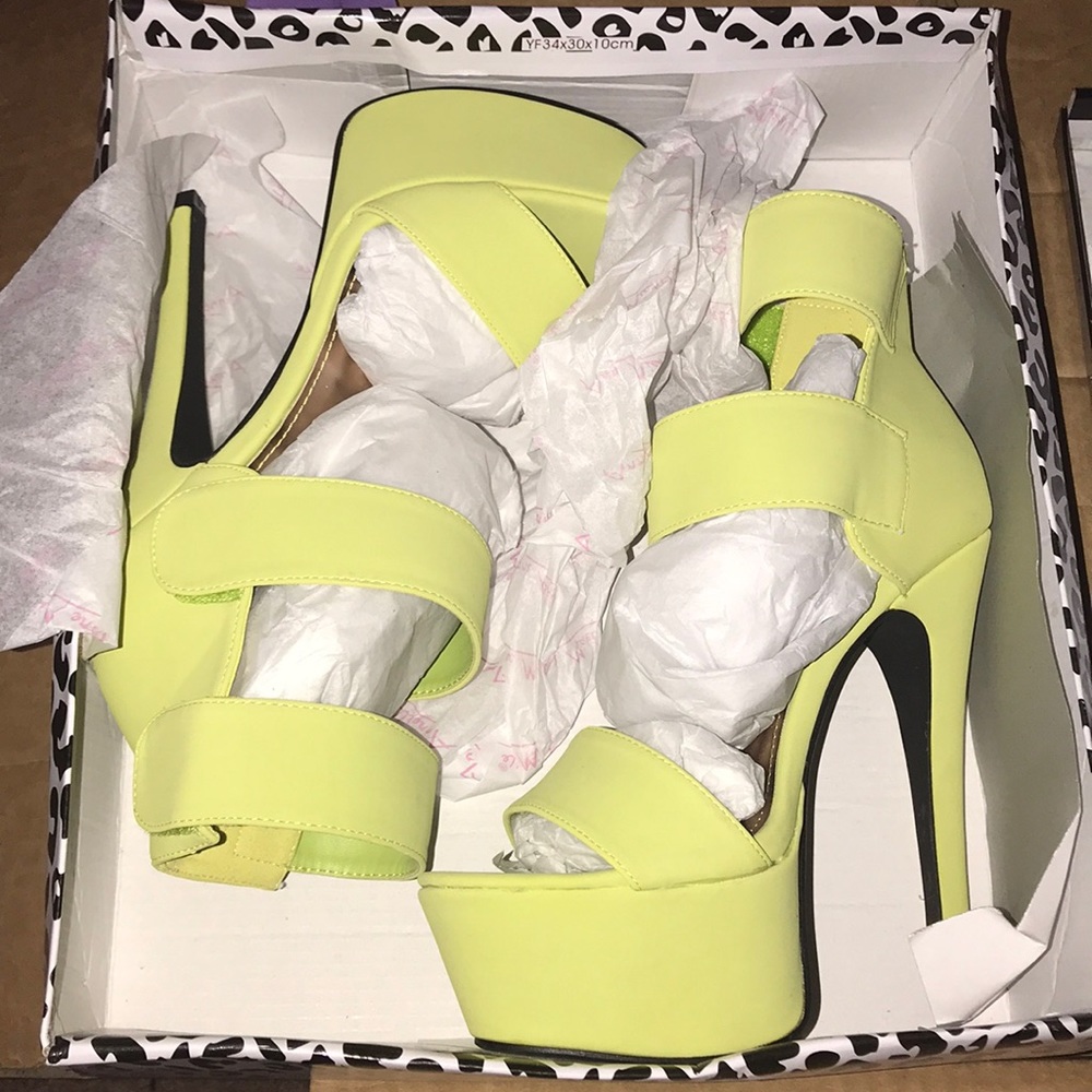 Anne Michelle Light Lime Green Platform High Heels
